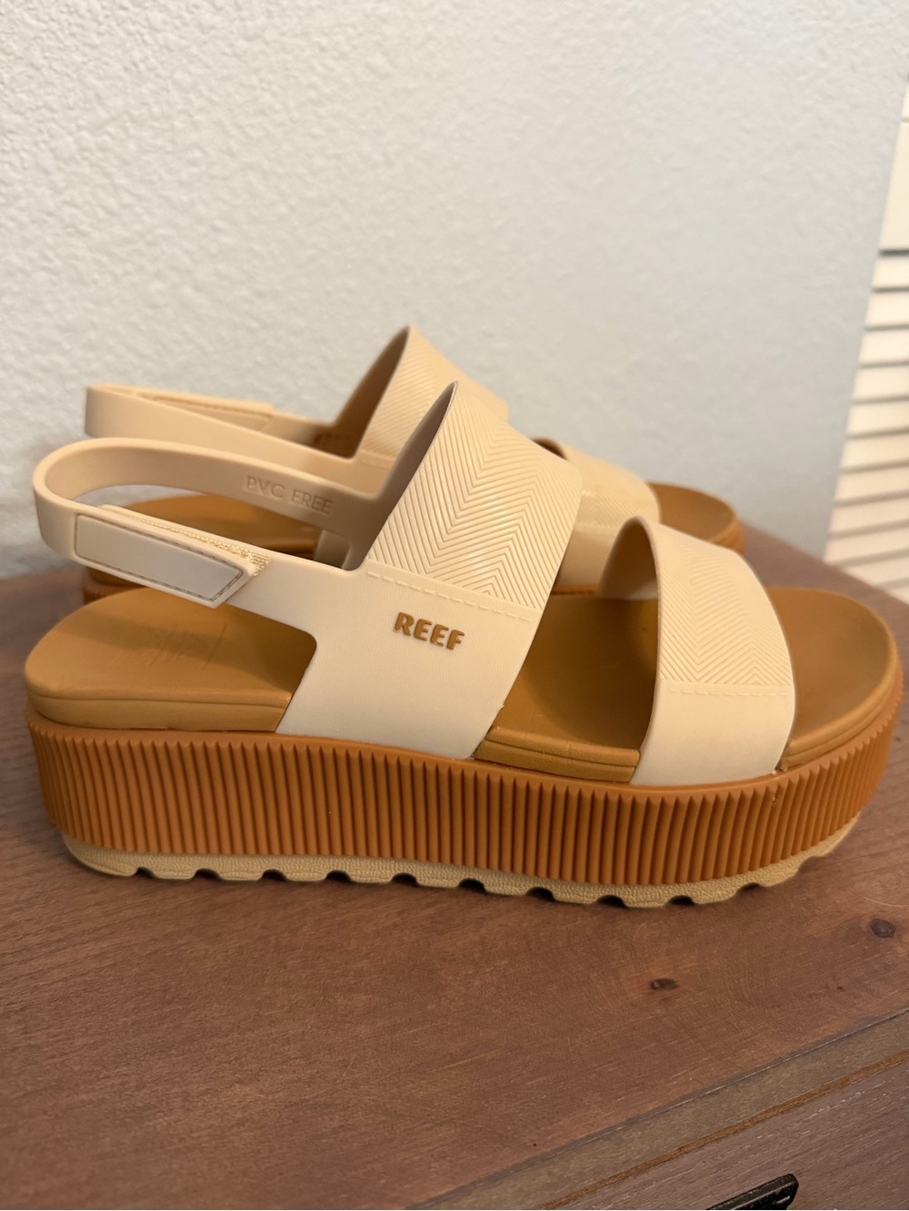 Reef Higher Vista Women's Cream and Tan Platform Slingback Sandals Size 7